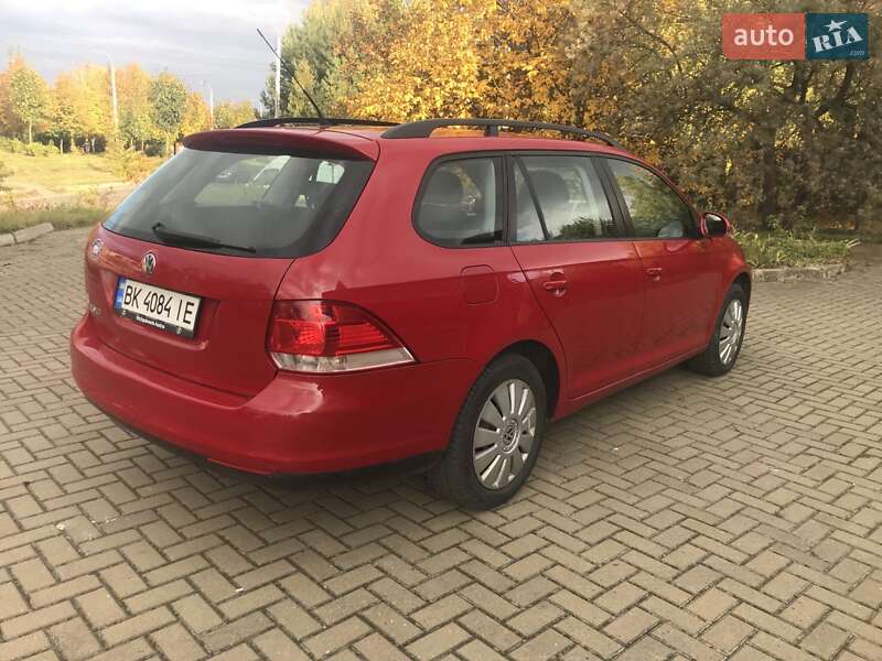 Універсал Volkswagen Golf 2009 в Рівному