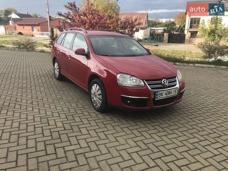 Універсал Volkswagen Golf 2009 в Рівному
