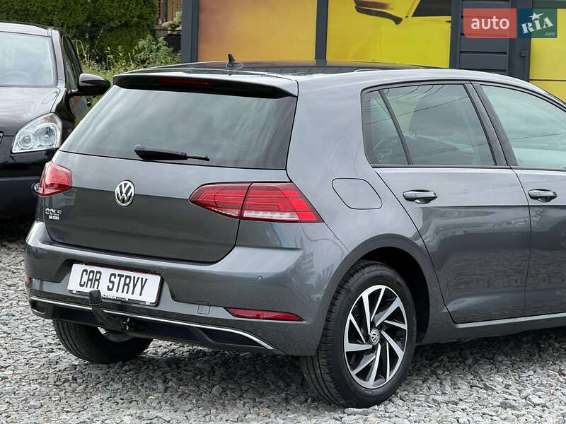Хетчбек Volkswagen Golf 2018 в Стрию