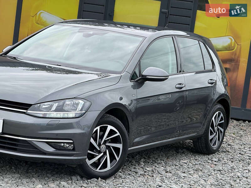 Хетчбек Volkswagen Golf 2018 в Стрию