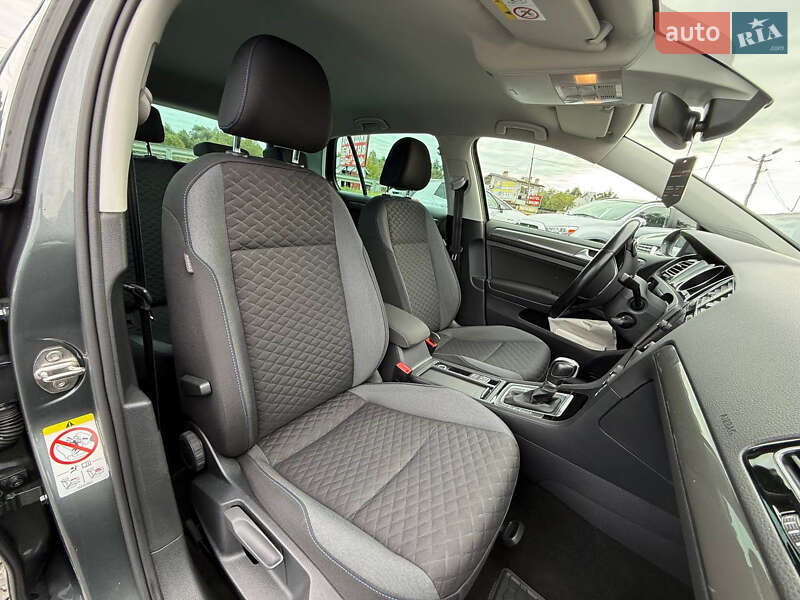 Хетчбек Volkswagen Golf 2018 в Стрию