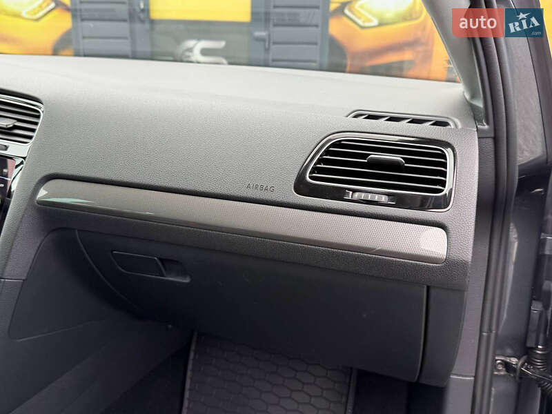 Хетчбек Volkswagen Golf 2018 в Стрию