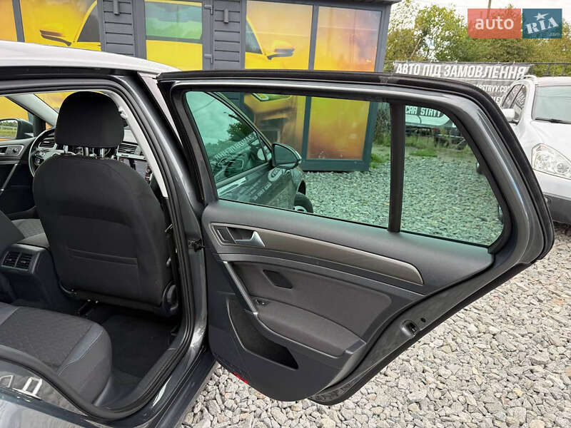 Хетчбек Volkswagen Golf 2018 в Стрию