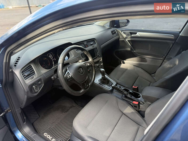 Универсал Volkswagen Golf 2015 в Киеве