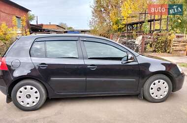 Хэтчбек Volkswagen Golf 2004 в Сумах