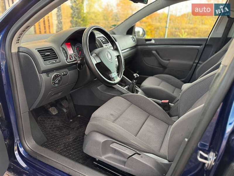 Хэтчбек Volkswagen Golf 2008 в Дрогобыче