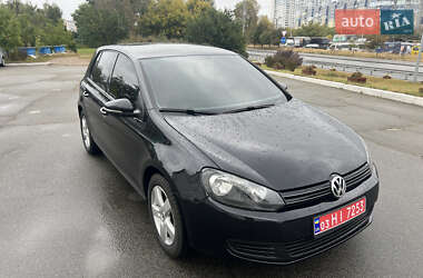 Хэтчбек Volkswagen Golf 2011 в Киеве