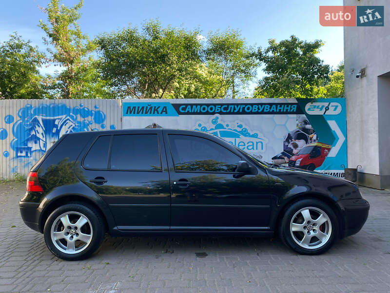 Хэтчбек Volkswagen Golf 2000 в Львове