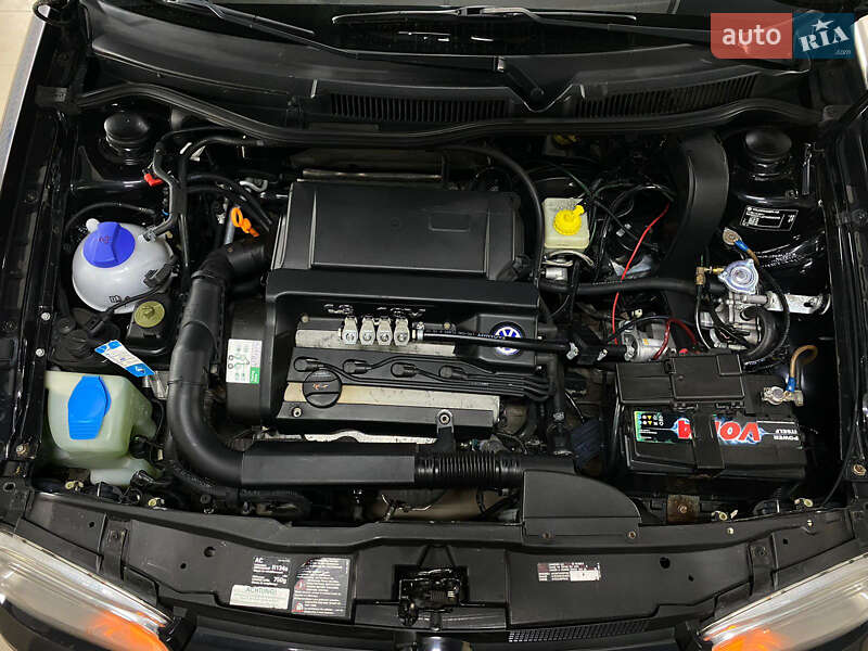 Хэтчбек Volkswagen Golf 2000 в Львове