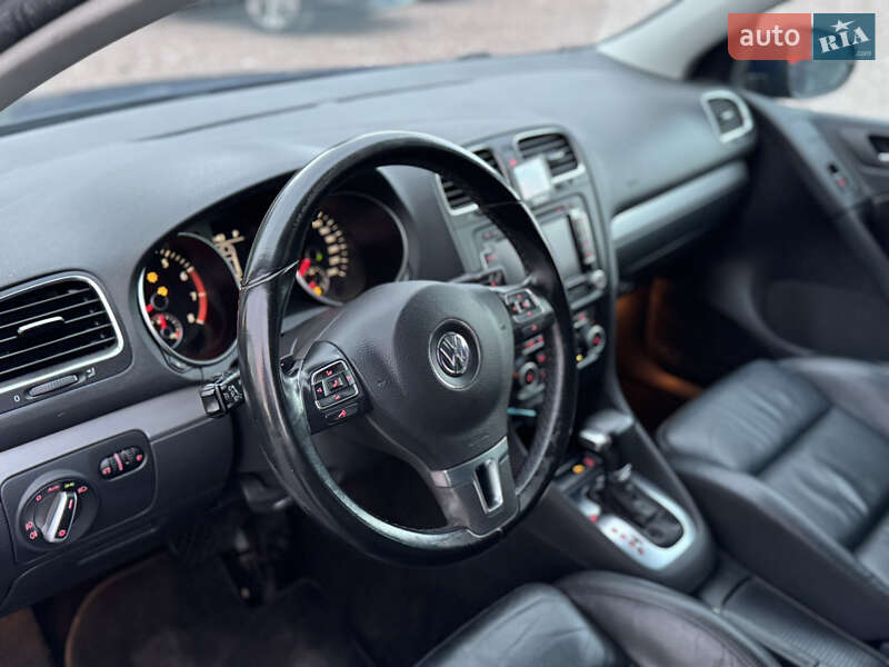 Хетчбек Volkswagen Golf 2010 в Дрогобичі