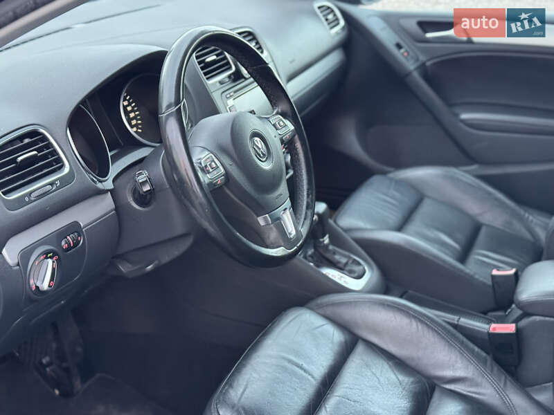 Хетчбек Volkswagen Golf 2010 в Дрогобичі