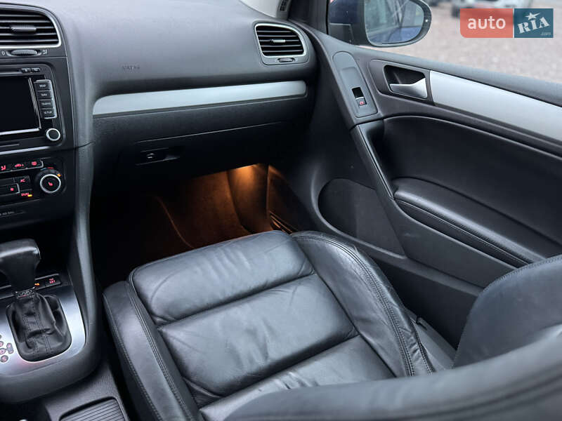 Хетчбек Volkswagen Golf 2010 в Дрогобичі