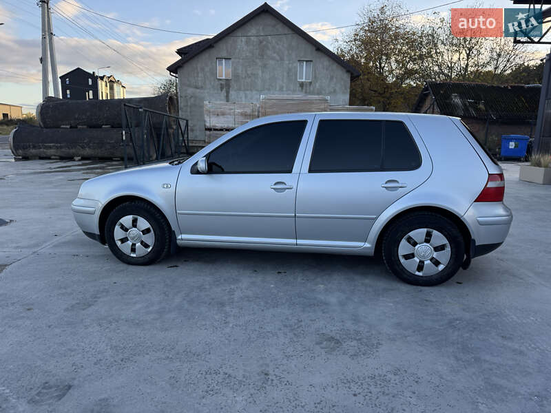 Хетчбек Volkswagen Golf 2003 в Тернополі