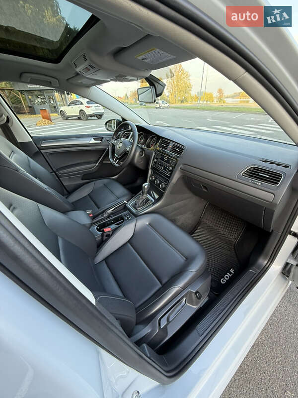 Хэтчбек Volkswagen Golf 2020 в Виннице