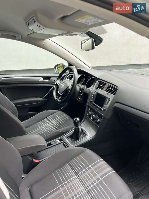 Универсал Volkswagen Golf 2015 в Львове