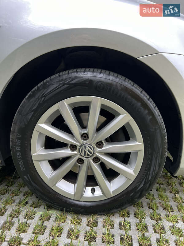 Универсал Volkswagen Golf 2015 в Львове