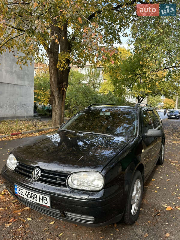 Універсал Volkswagen Golf 2003 в Миколаєві