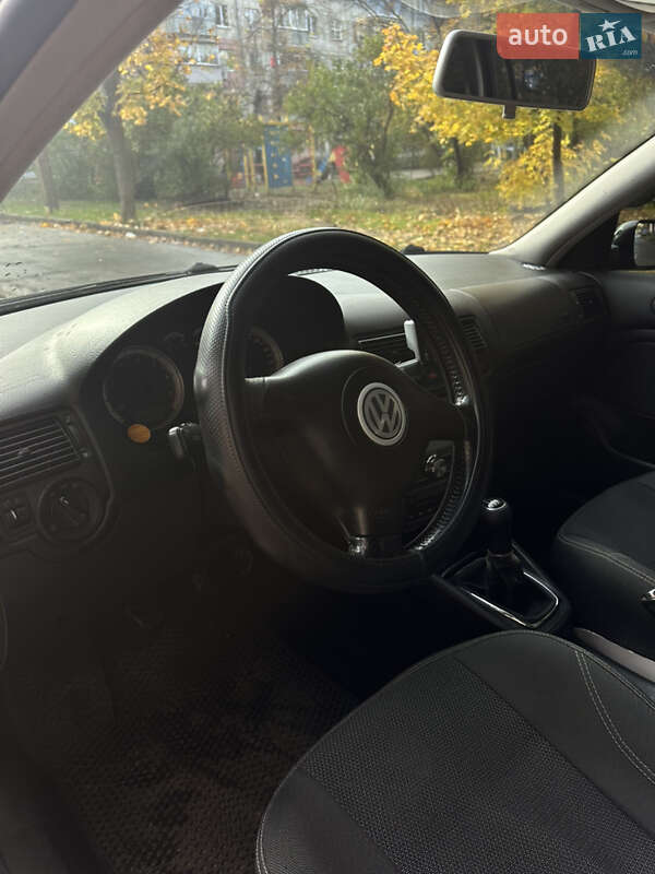 Універсал Volkswagen Golf 2003 в Миколаєві