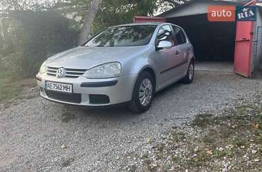 Хэтчбек Volkswagen Golf 2005 в Запорожье