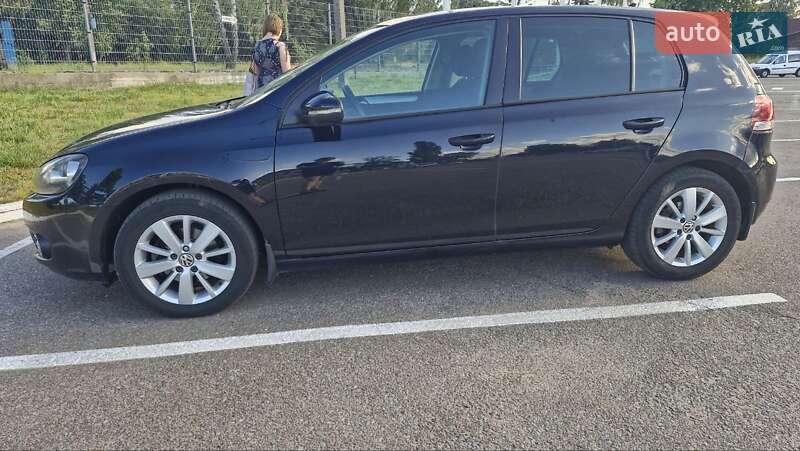 Хэтчбек Volkswagen Golf 2011 в Житомире