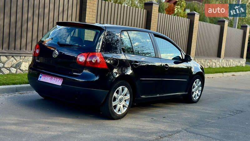 Хэтчбек Volkswagen Golf 2005 в Полтаве