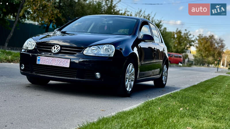Хэтчбек Volkswagen Golf 2005 в Полтаве