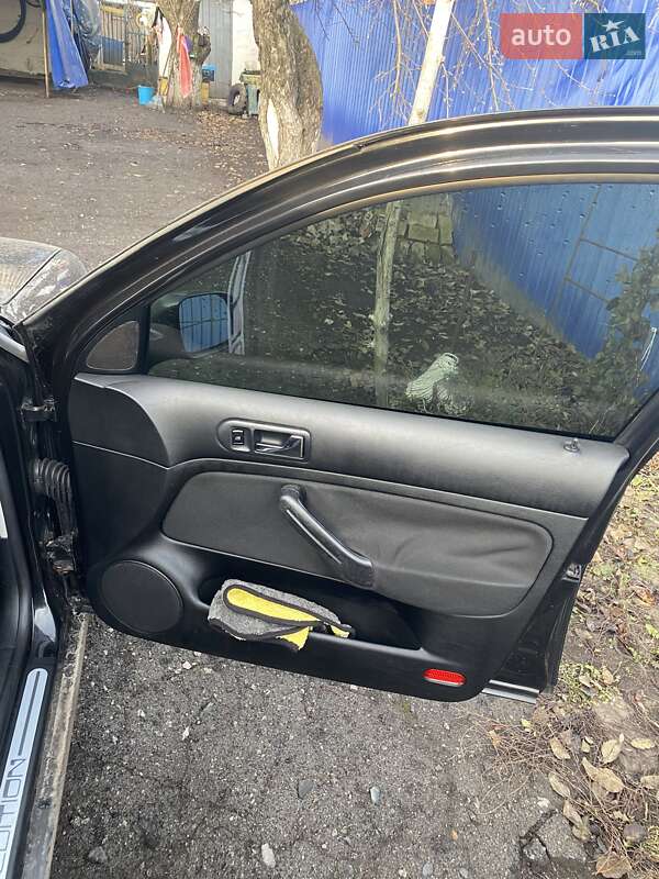 Хетчбек Volkswagen Golf 2000 в Сумах