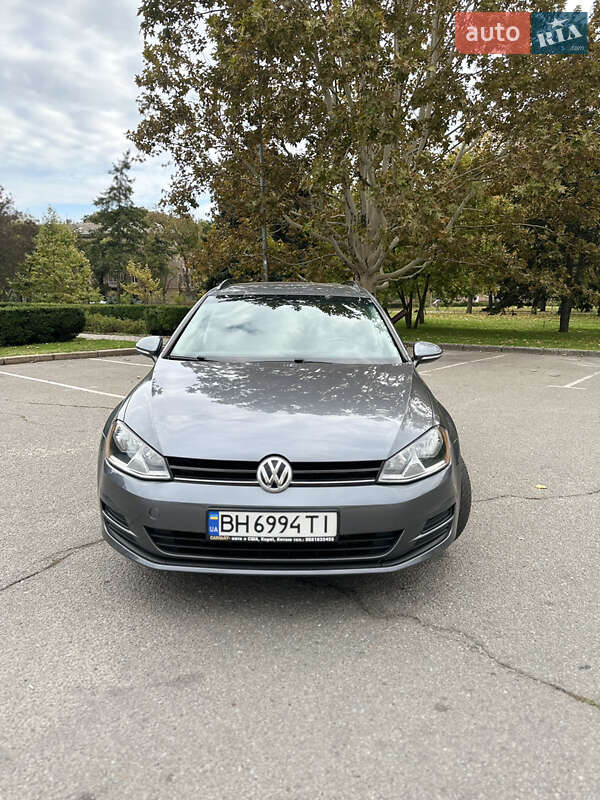 Универсал Volkswagen Golf 2015 в Одессе