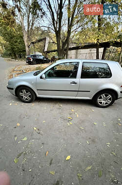 Хэтчбек Volkswagen Golf 2001 в Днепре