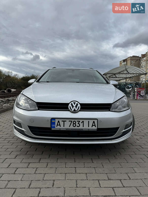 Універсал Volkswagen Golf 2014 в Івано-Франківську