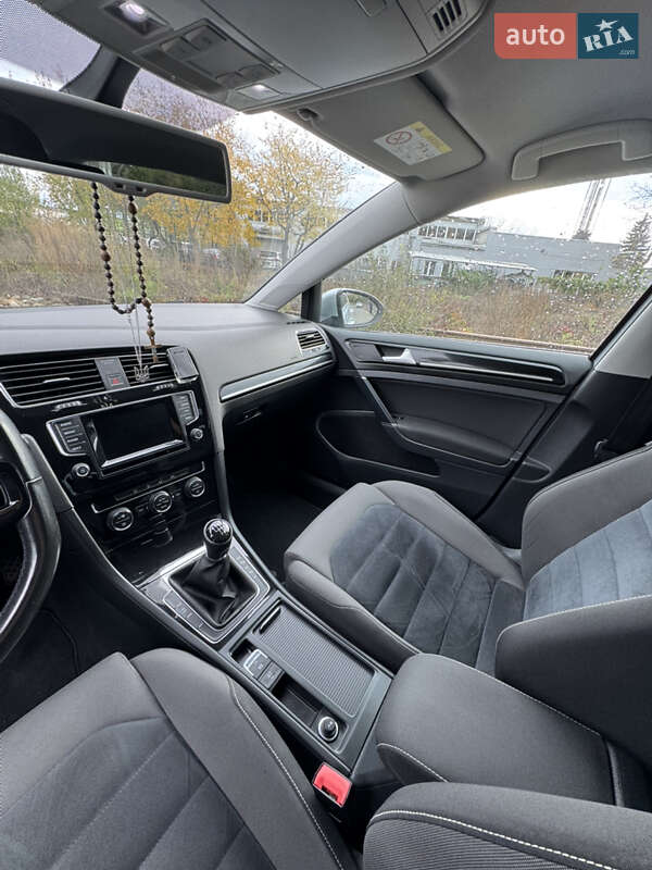 Універсал Volkswagen Golf 2014 в Івано-Франківську