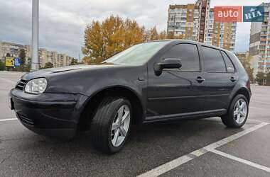 Хэтчбек Volkswagen Golf 2002 в Киеве