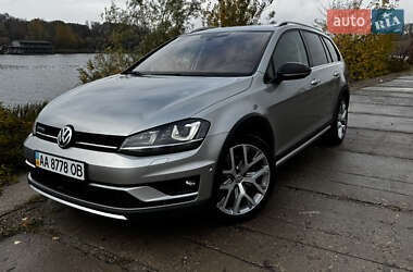 Универсал Volkswagen Golf 2015 в Киеве