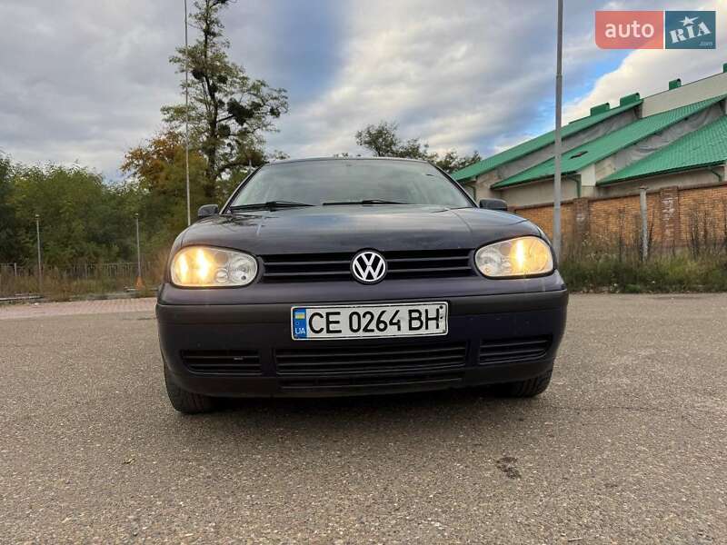 Хетчбек Volkswagen Golf 1998 в Чернівцях