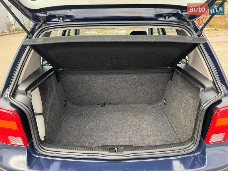 Хетчбек Volkswagen Golf 1998 в Чернівцях