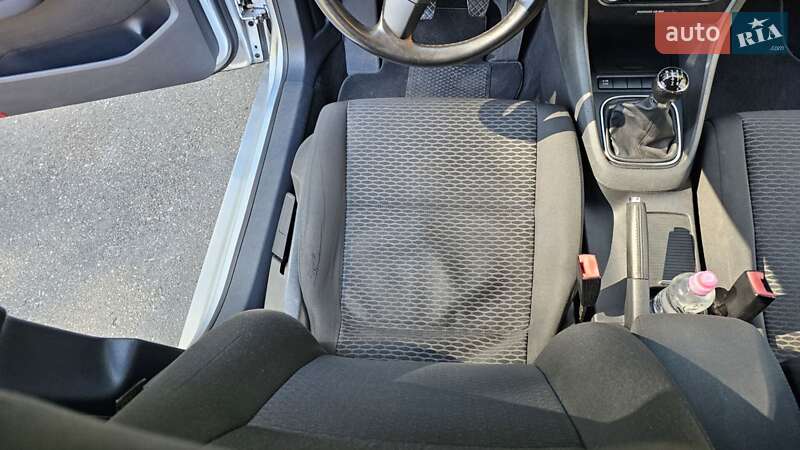 Универсал Volkswagen Golf 2011 в Чернигове