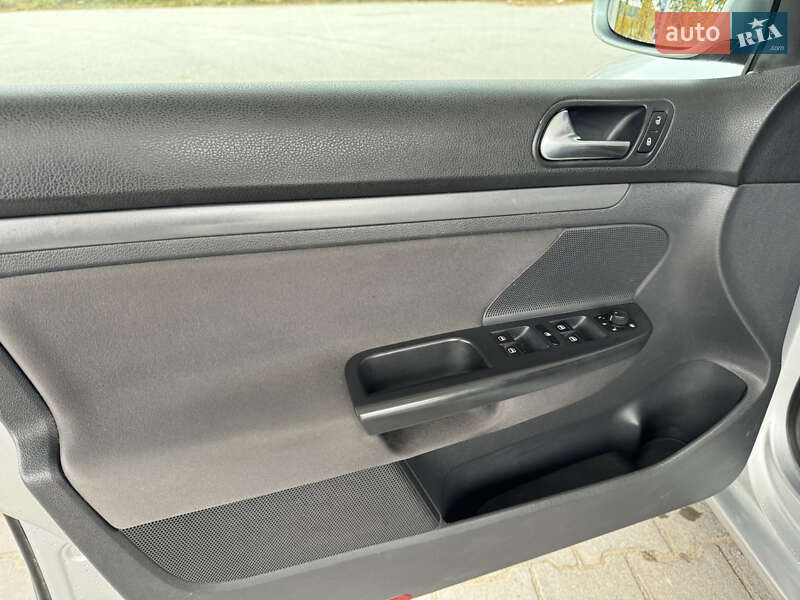 Универсал Volkswagen Golf 2009 в Сокирянах