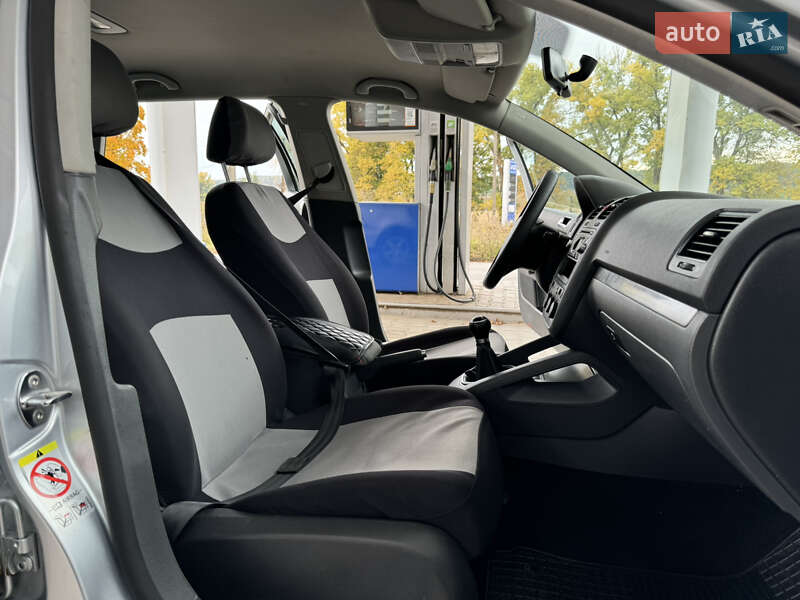 Универсал Volkswagen Golf 2009 в Сокирянах