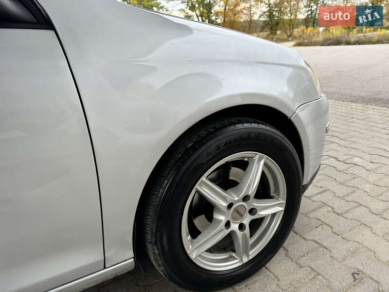 Универсал Volkswagen Golf 2009 в Сокирянах