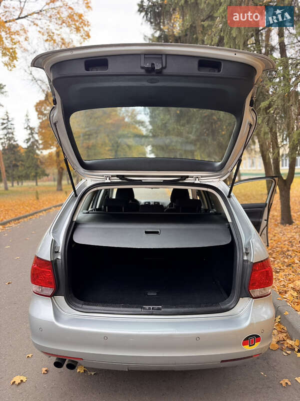 Универсал Volkswagen Golf 2009 в Сумах