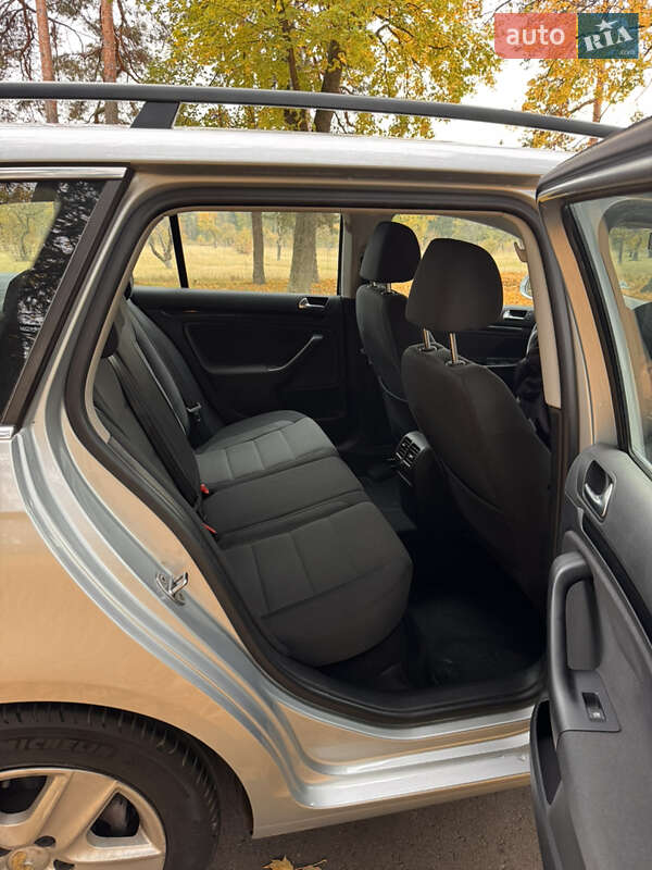 Универсал Volkswagen Golf 2009 в Сумах