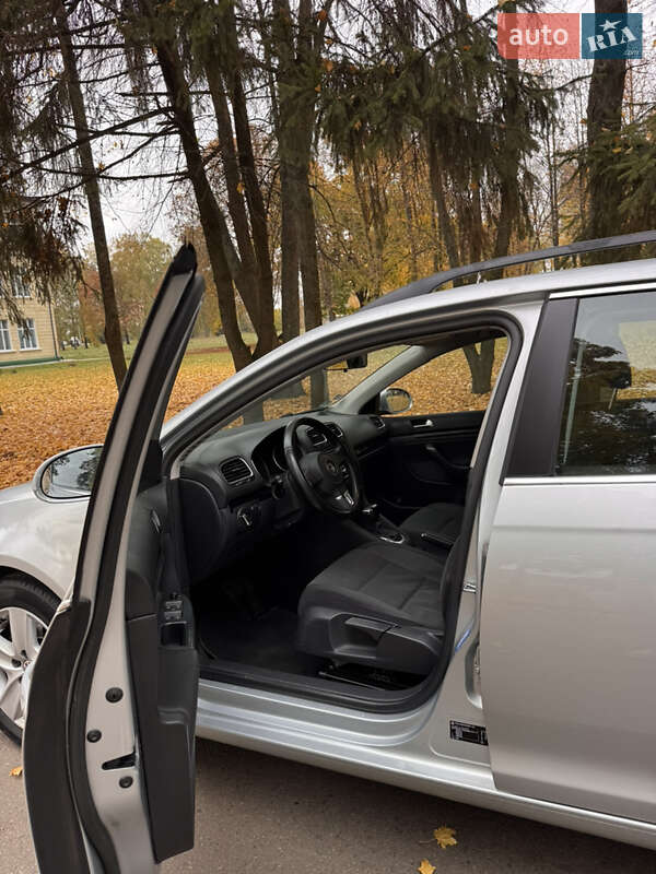 Универсал Volkswagen Golf 2009 в Сумах