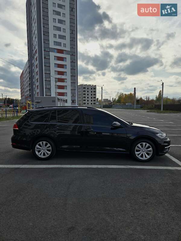 Универсал Volkswagen Golf 2018 в Харькове