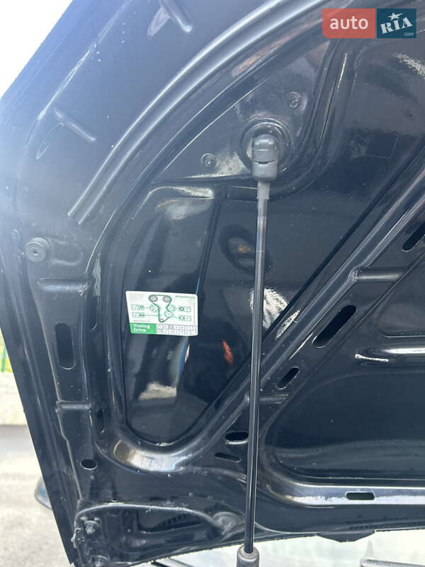 Хэтчбек Volkswagen Golf 2004 в Киеве