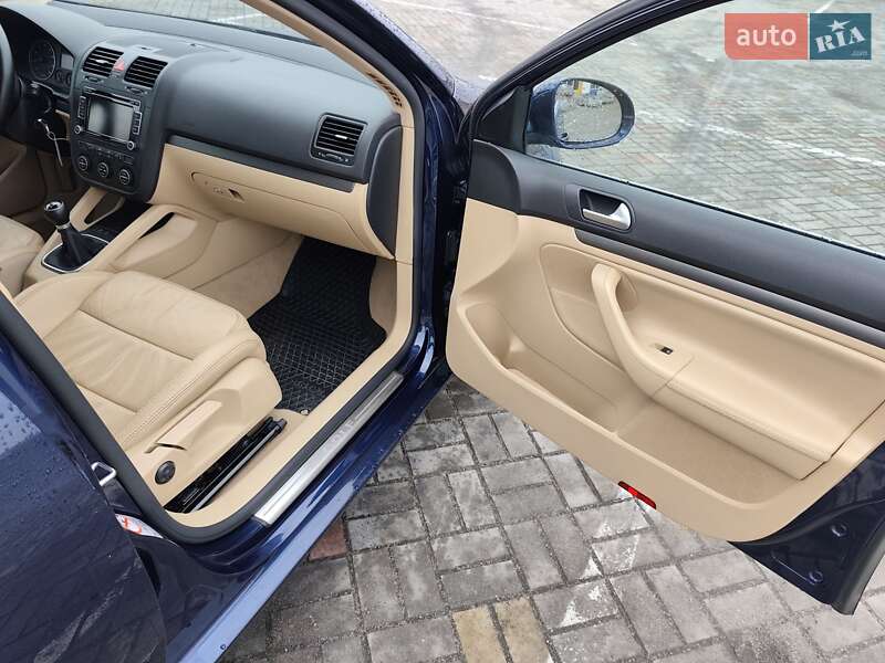 Универсал Volkswagen Golf 2007 в Житомире