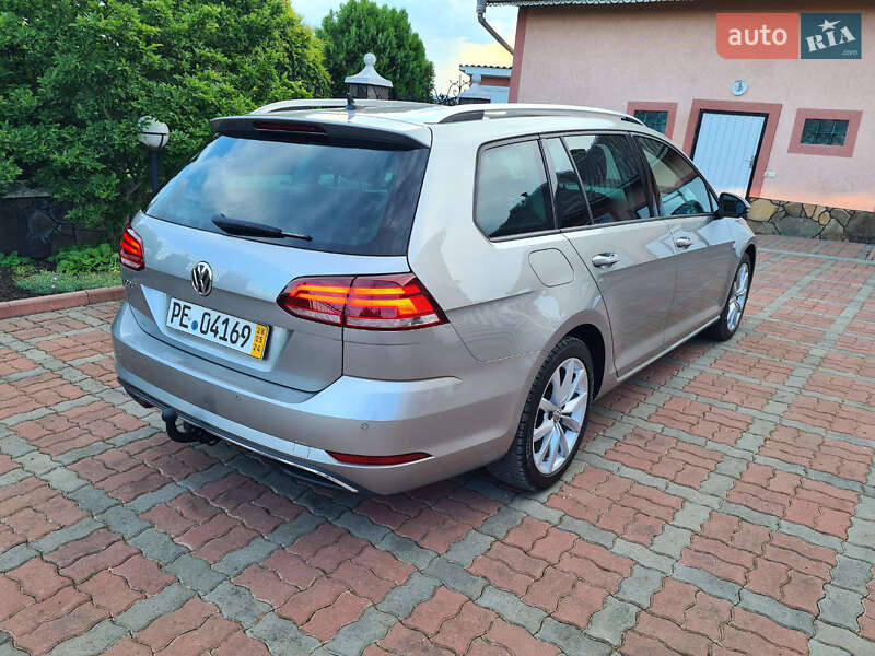 Универсал Volkswagen Golf 2017 в Черновцах