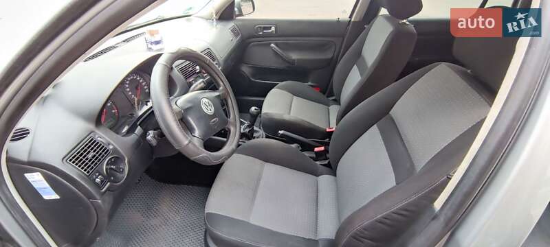 Універсал Volkswagen Golf 2004 в Охтирці