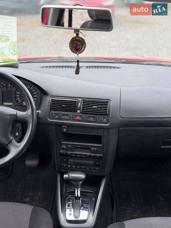 Хетчбек Volkswagen Golf 2001 в Хмельницькому