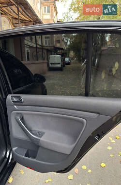 Хэтчбек Volkswagen Golf 2004 в  фото 19 Хэтчбек Volkswagen Golf 2004 в