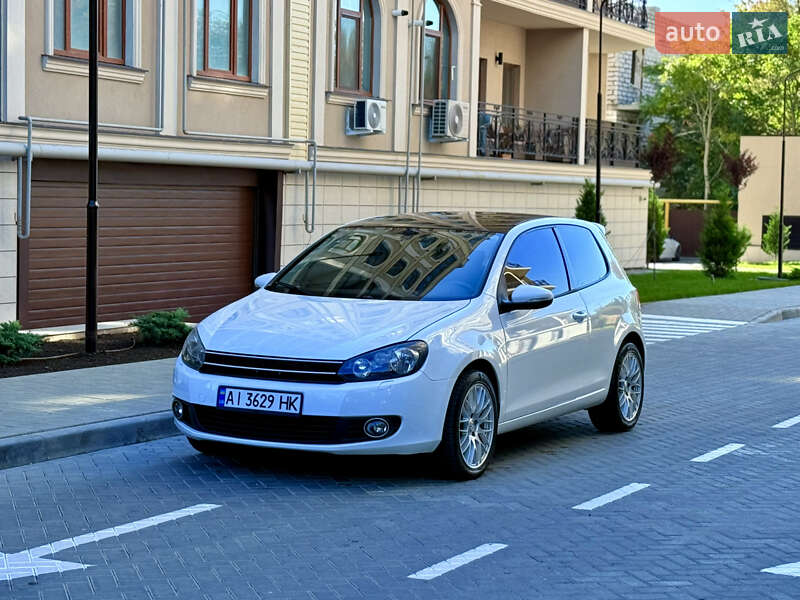 Хэтчбек Volkswagen Golf 2011 в Одессе